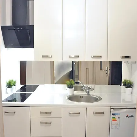 Appartement And Comfy Close To Old Town And Metro. *