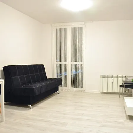And Comfy Close To Old Town And Metro. Warsaw