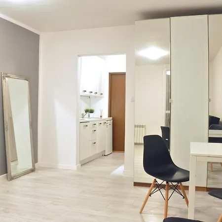 Διαμέρισμα And Comfy Close To Old Town And Metro. Βαρσοβία